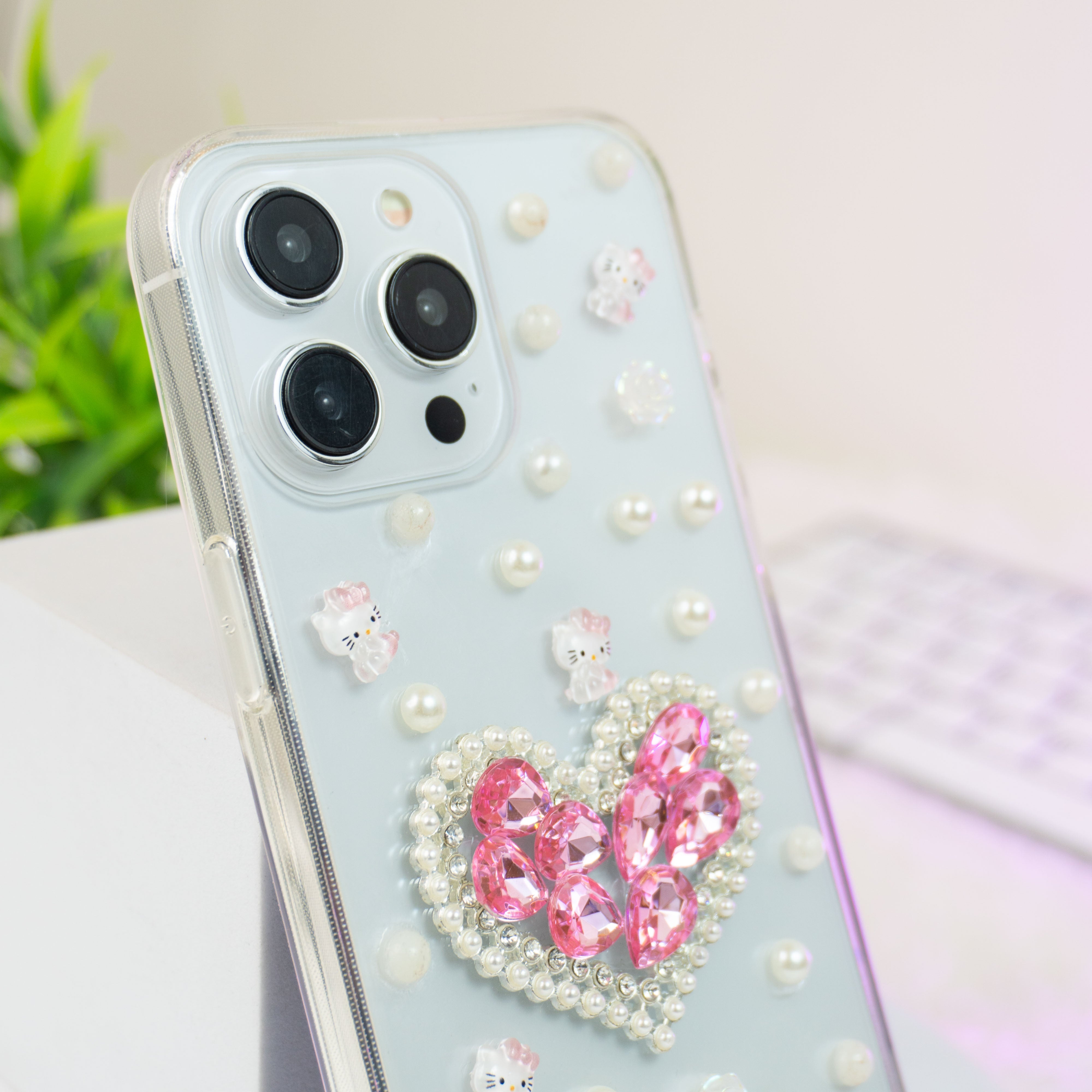 White Peals With Pink Diamond Heart Silicon Phone Cases For iPhone 13 Mini