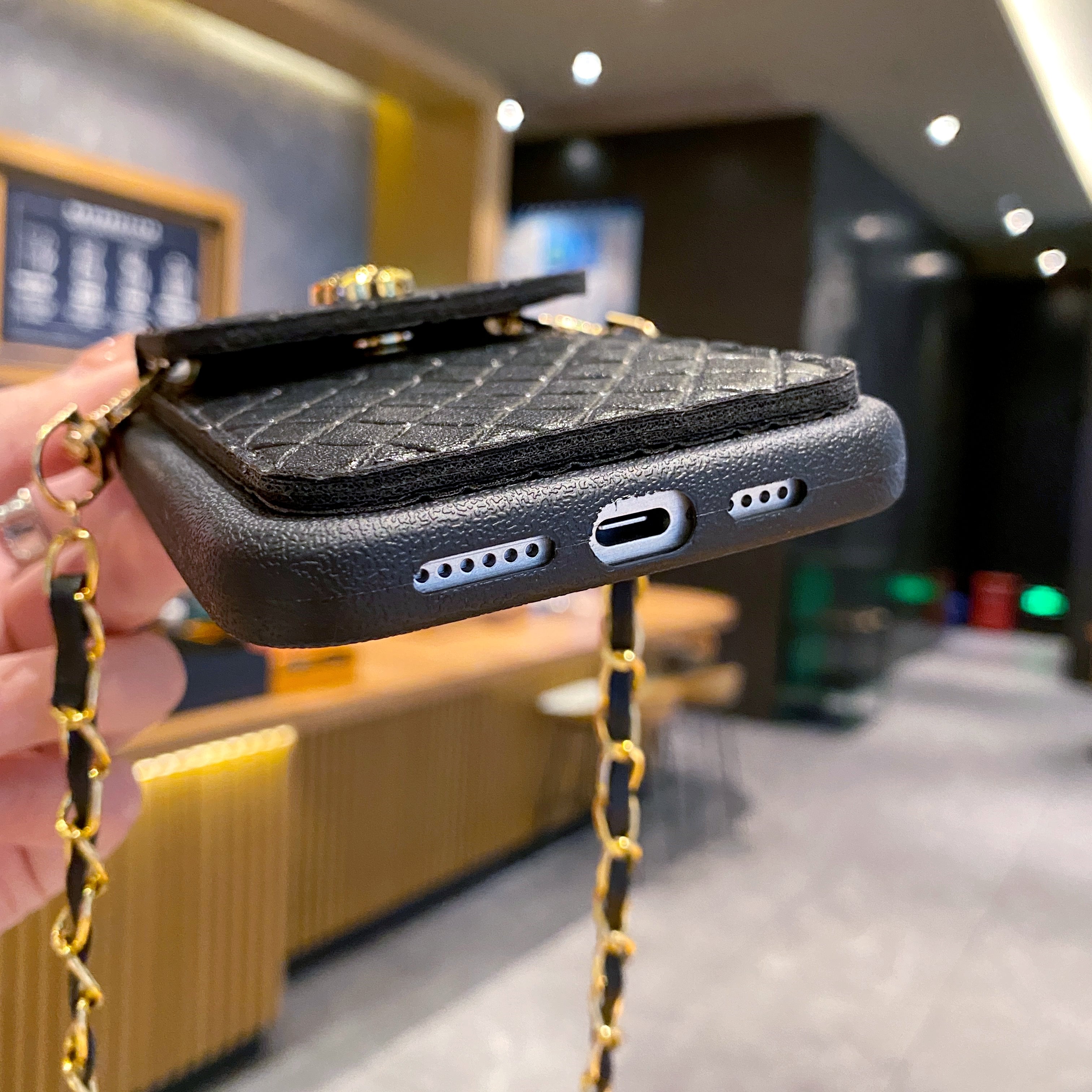 Black Texture Wallet With Golden Chain Silicon Phone Cases For iPhone 16 Pro Max