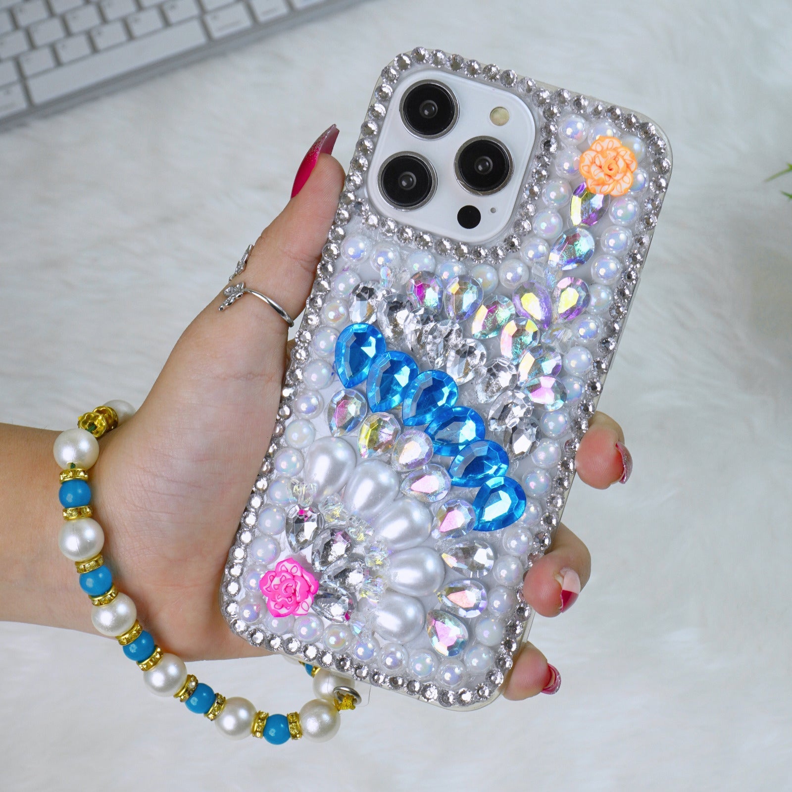 Blue Diamond With Charm Silicon Phone Cases For iPhone 16 Pro Max