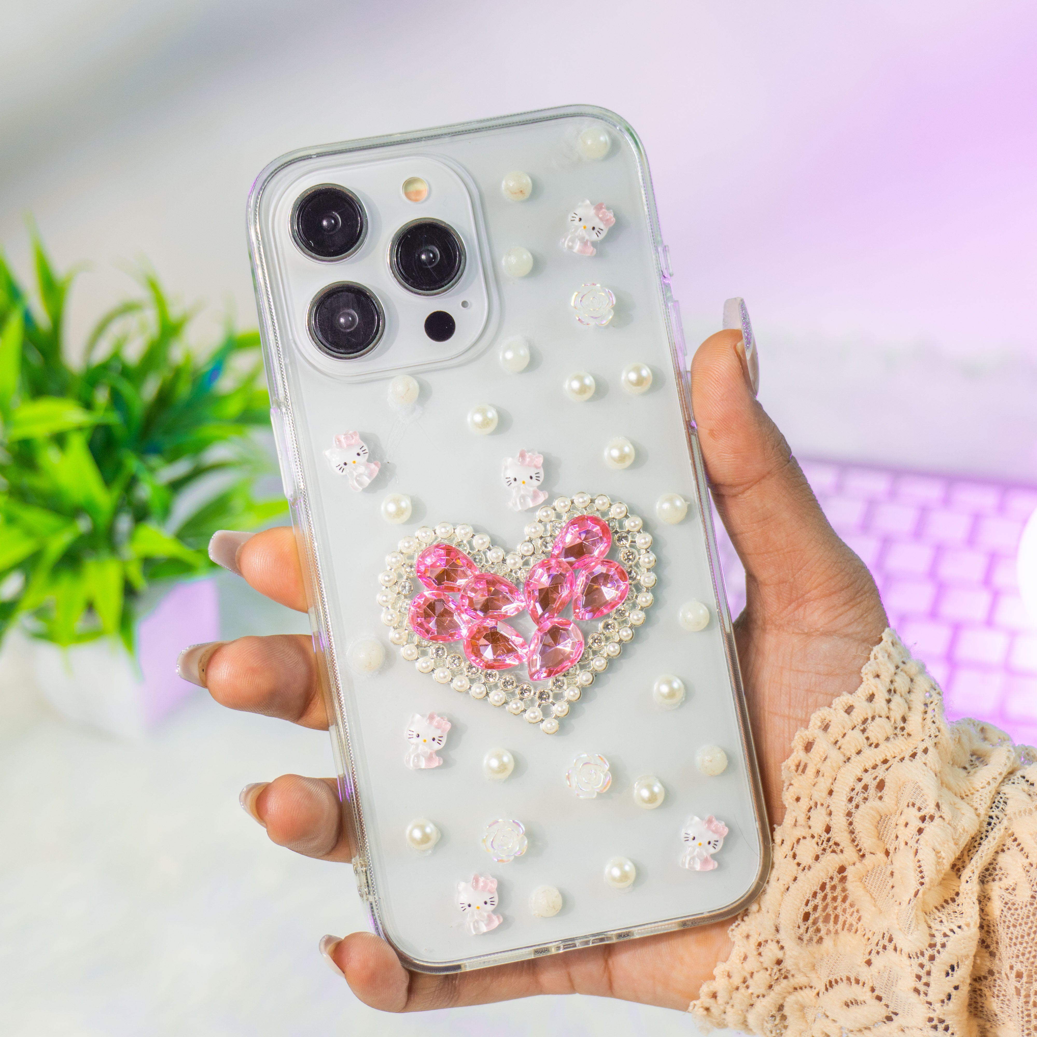 White Peals With Pink Diamond Heart Silicon Phone Cases For iPhone 15 Plus